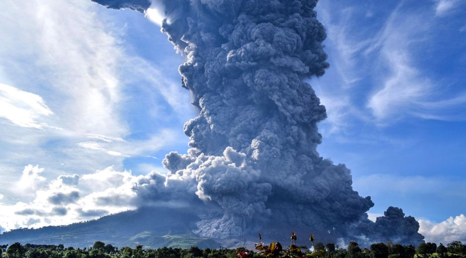El volcán Sinabung es uno de los más activos del país. EFE