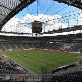 Médicos rechazan regreso de aficionados a los estadios en Alemania