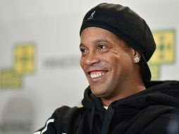 Ronaldinho y su hermano Roberto podrán volver a Brasil si el juez acepta la solicitud del Ministerio Público. AFP / ARCHIVO