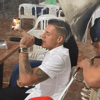 Captan a "Chicote" Calderón de fiesta en plena crisis de Chivas