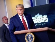 Trump interrumpió una conferencia de prensa y fue escoltado por miembros del Servicio Secreto tras darse a conocer la agresión. EFE/S. Reynolds