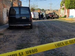 El cadáver, que presentaba un disparo en la cabeza, fue localizado en el cruce de las calles Piedra Lisa y Brillante. ESPECIAL