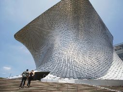 RESTRICCIONES. Los museos sólo pueden recibir el 30% de su cupo y con horarios especiales. en la fotografía, el Museo Soumaya. AP
