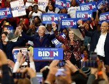 El martes Biden terminó con la expectativa anunciando que Harris (I), una senadora negra que representa a California, será su segunda a bordo en la contienda contra el presidente Donald Trump. AP / P. Sancya