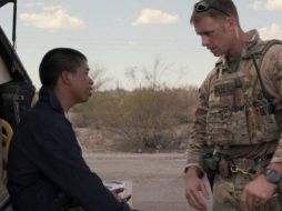 El show captura el drama de los migrantes que se pierden en el desierto y casi mueren. Cortesia de Netflix