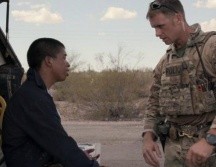 El show captura el drama de los migrantes que se pierden en el desierto y casi mueren. Cortesia de Netflix
