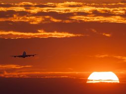 Las aerolíneas con vocación de rutas internacionales pierden 300 millones de dólares al mes, según la IATA. EFE/R. Wittek