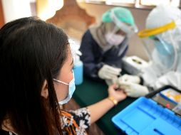 Actualmente hay tres mil 269 casos activos de COVID-19 en Jalisco. AFP/S. Tumbelaka