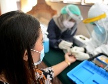 Actualmente hay tres mil 269 casos activos de COVID-19 en Jalisco. AFP/S. Tumbelaka