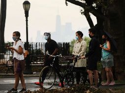 Tanto los museos como otros eventos culturales podrán operar a un 25% de su capacidad, y además tienen que repartir entradas que establezcan la hora de llegada de cada visitante, que deberán llevar mascarilla en todo momento. AFP / Getty Images / S. Platt
