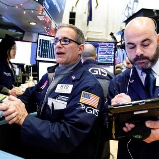 Wall Street termina dispar tras datos sobre ventas minoristas