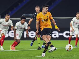 El mexicano (#9) ha hecho historia con el Wolverhampton al convertirse en el mayor goleador del club. TWITTER/@raul_jimenez9