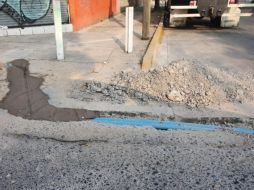 Vecinos advirtieron que los trabajos dañaban seriamente el piso, sobre todo en el cruce de Adrián Puga y Rubén Rodríguez. ESPECIAL