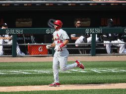 Paul Goldschmidt corre por los senderos tras pegar su batazo. AFP/J. Daniel