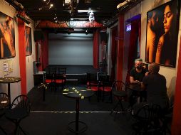 Clientes en el Cabaré-Tito, ahora  Restauran-Tito, en de la Zona Rosa de Ciudad de México. EFE/S. Gutiérrez