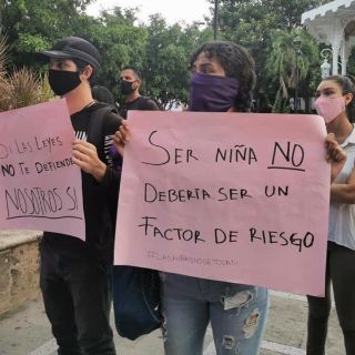 #LasNiñasNoSeTocan: Marchan en Puerto Vallarta por abuso contra menores
