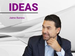 Lozoya baja del avión a AMLO