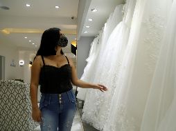 Incluso sin saber cuándo podrán volver a celebrarse bodas en la mayor parte del país, los enamorados siguen comprometiéndose. EFE/ARCHIVO