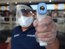 Con el semáforo epidemiológico en naranja, en la Ciudad de México han vuelto a la operación algunos establecimientos como cines y restaurantes, donde se practican protocolos preventivos. EL UNIVERSAL / A. Fernández
