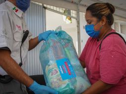 En la primera etapa se repartieron más de 260 mil despensas y se benefició a más de un millón de personas. ESPECIAL