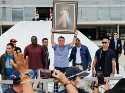 El presidente, Jair Bolsonaro, se reunió recientemente en Brasilia con católicos y antiabortistas. AFP