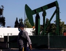 El Brent y el WTI ganaron respectivamente 1.3% y 2.1% ayer lunes. EFE/ARCHIVO