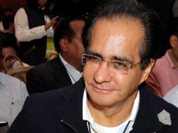 En el 2004, el entonces perredista René Bejarano, cercano al entonces jefe de Gobierno capitalino, Andrés Manuel López Obrador, apareció en un video recibiendo fajos de billetes. SUN/ARCHIVO