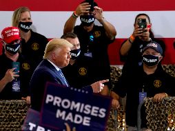 Trump se dirigió a simpatizantes en el aeropuerto de Yuma, en Arizona. AP/M. York
