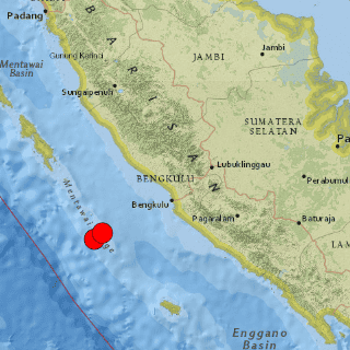 Dos potentes sismos remecen a Indonesia