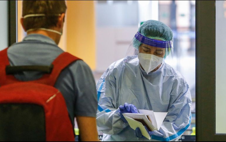 La situación en la región de Madrid es la que más preocupa a las autoridades sanitarias, ya que ha doblado el número de contagios respecto a ayer. AP / R. De Luca