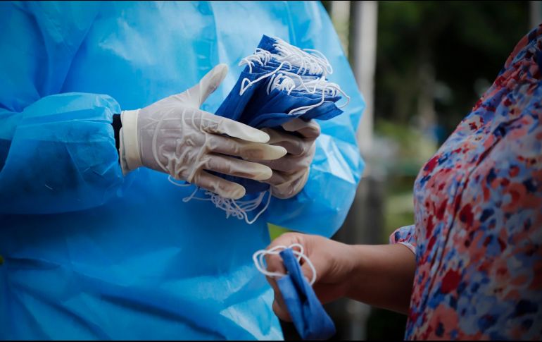 Según el Coneval, hay tres millones de jaliscienses que no cuentan con los ingresos suficientes para poder comprar cubrebocas. EL INFORMADOR / ARCHIVO