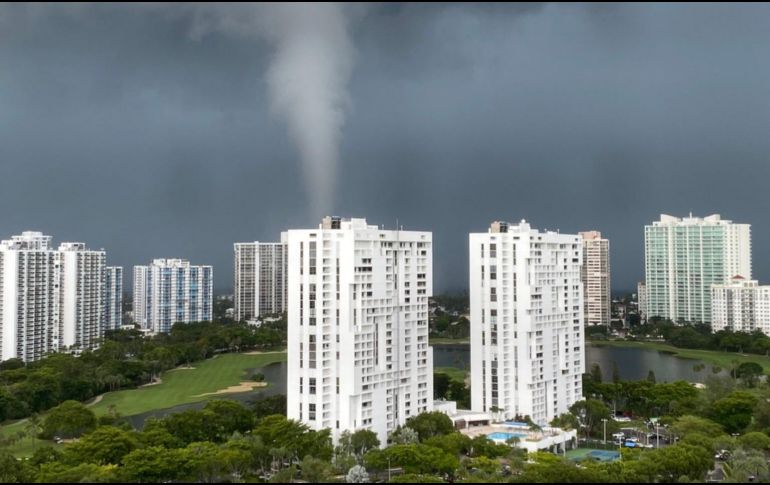 Hasta ahora no se informó de heridos por este fenómeno, que duró algunos minutos. TWITTER/@sarahramalhete