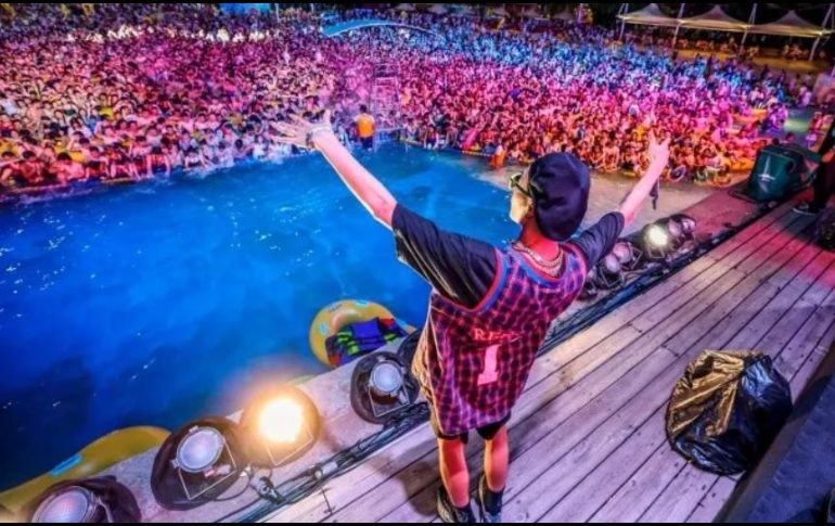 Las imágenes del parque acuático Maya Beach, tomadas el fin de semana, generaron asombro e incomprensión de muchos internautas. AFP / ARCHIVO