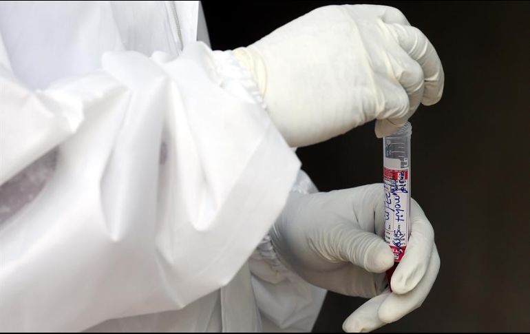 El promedio nacional en costo por COVID-19 para las aseguradoras se mantiene en 398 mil pesos. EFE/J. Nv