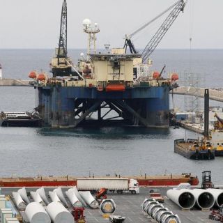 Petróleo baja tras reunión de la Opep+