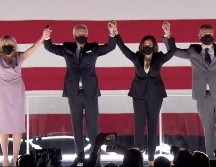 Imagen de (i-d) Jill Biden, Joe Biden, Kamala Harris y Douglas Emhoff durante la última jornada de la Convención Nacional Demócrata en Milwaukee, Wisconsin. EFE