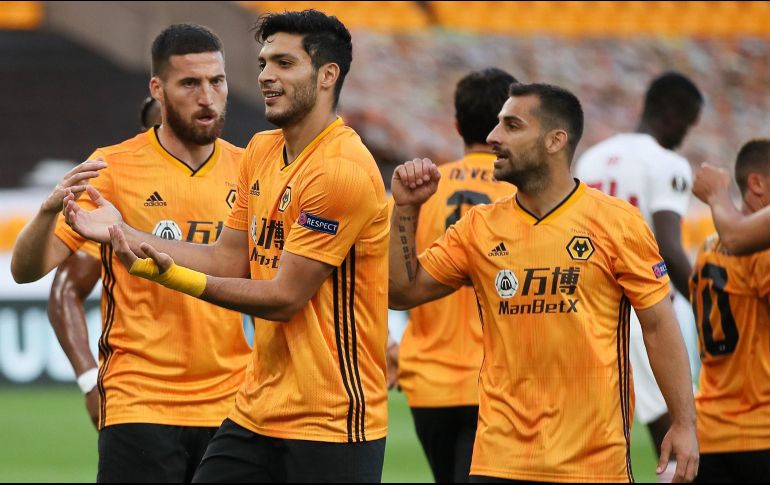 Jiménez ''es un jugador importante que tiene muchísima calidad (...) a Cristiano le ha faltado en la Juventus un Benzema, este puede ser Raúl Jiménez'', dijo el técnico en entrevista con ESPN. TWITTER / @WolvesEspanol