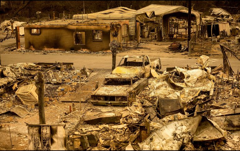Casas y coches calcinados tras el paso del fuego en el condado de Napa. AP/N. Berger