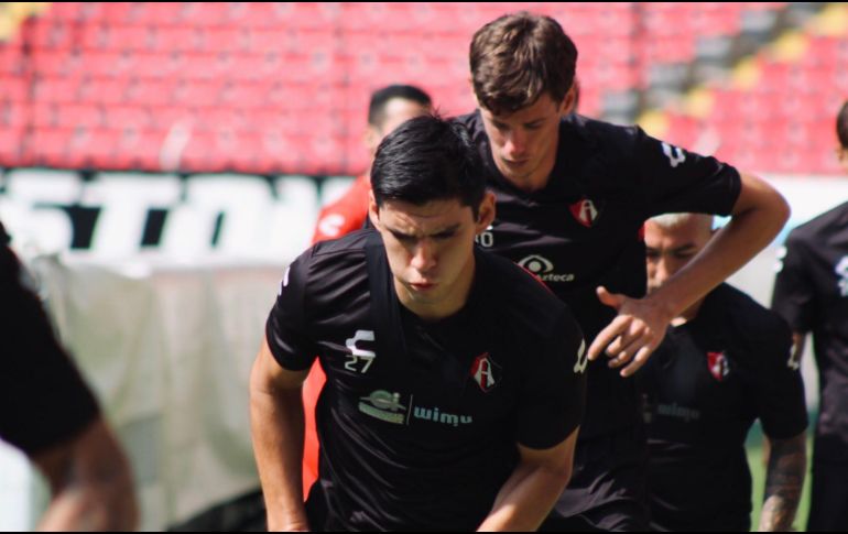 El técnico Diego Cocca no pudo trabajar con el equipo, debido a que sus resultados de COVID-19 no eran claros. TWITTER/atlasfc
