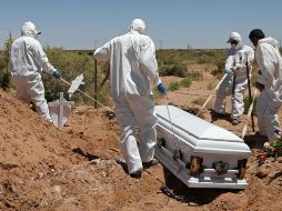 Tres mil 507 muertes se registraron en abril por COVID-19; en mayo, la cifra fue de 12 mil 253. AFP/ARCHIVO