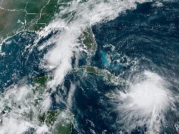 El fenómeno se desplaza actualmente en dirección noroeste a una velocidad de 22 kilómetros por hora. AFP /