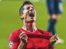 CERCA. El delantero mandó un disparo al poste. EFE