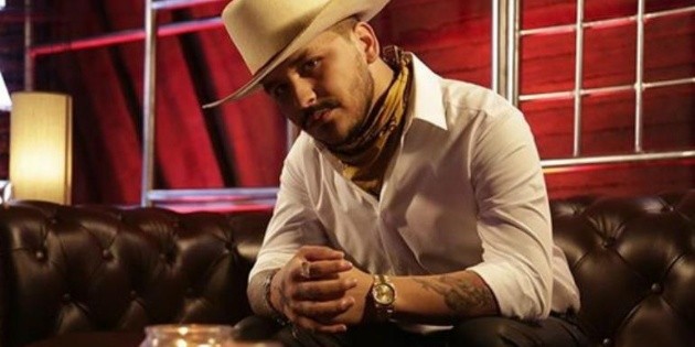 Christian Nodal se siente estafado por "piratas" en redes sociales