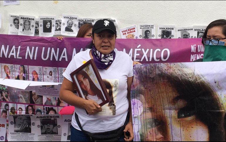 Los representantes de las comunidades colocaron pancartas en el punto Colonia Robles Poniente. SUN / A. Martínez