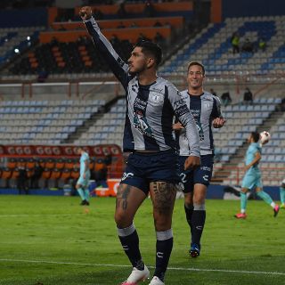 Pachuca gana de último minuto con gol de Víctor Guzmán