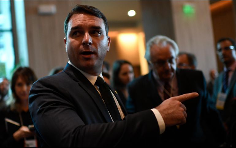Flavio Bolsonaro es actualmente investigado por la Fiscalía de Río de Janeiro por sospechas de que, cuando ejercía como diputado, contrataba funcionarios 