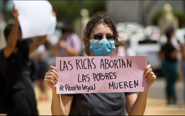 En Ecuador, el aborto es un delito cuya pena va de seis meses a dos años de prisión. EFE/O. Barría