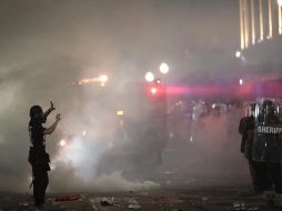 Kenosha, Wisconsin, vivió la tercera jornada consecutiva de disturbios como consecuencia de las protestas por la meurte de Jacob Blake a amnos de policías blancos. AFP/S. Olson