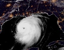 Se espera que el fenómeno siga aumentando su fuerza hasta convertirse en un huracán de categoría 4 mientras se acerca a las costas del suroeste de Luisiana y de parte de Texas. AFP