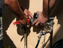 La atención se da luego de que vecinos denunciaran la mala calidad en el agua de sus casas. ESPECIAL / SIAPA